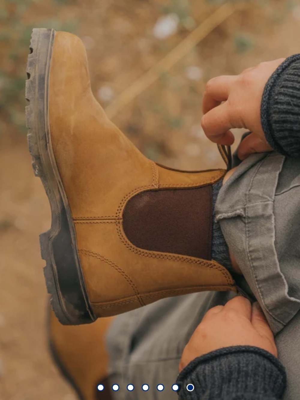 Blundstone women’s CLASSICS #562 Chelsea Boots in Saddle brown
